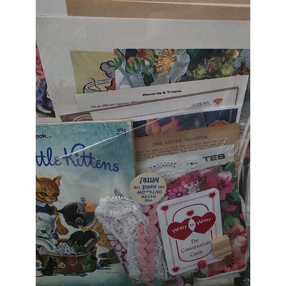 Junk Journal Supply Kit Little Golden Book THREE LITTLE KITTENS - Picture 4 of 4